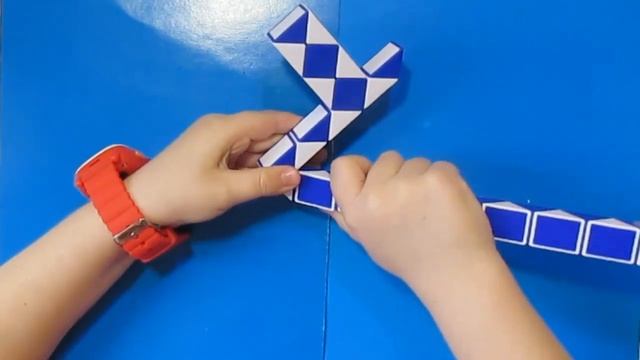 СУПЕР БЫСТРО как Сделать ТАКСУ СОБАКУ из змейки рубика /идеи фигурок/самый простой способ для детей смотреть онлайн