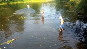 Купаемся с ДЕТЬМИ В речке. ЖАРКОЕ лето - Семья Саверченко /Семья Саверченко