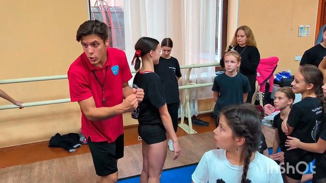 Мастер класс по чирлидингу (акробатика и становые поддержки) от команды коллектива 