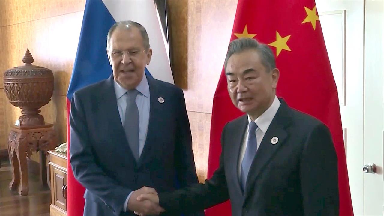 На полях АСЕАН состоялись переговоры глав МИД России и Китая