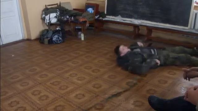 Закинути постраждалому стропу смотреть онлайн