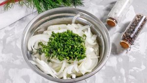Маринованный лук для салата