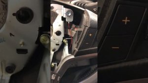 2008 Saturn Vue steering wheel air bag removal