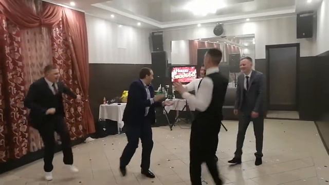 Ах, эта свадьба пела и плясала! ☺️ смотреть онлайн