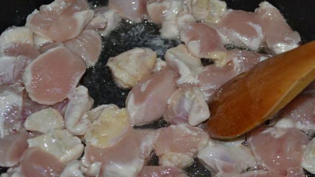 Куриный бефстроганов на молоке
