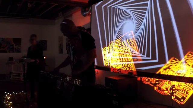 No Soul To Sell - 2 Octatracks, Analog RYTM, AnalogFOUR & Ella Fredrickson on Moog Theremin смотреть онлайн