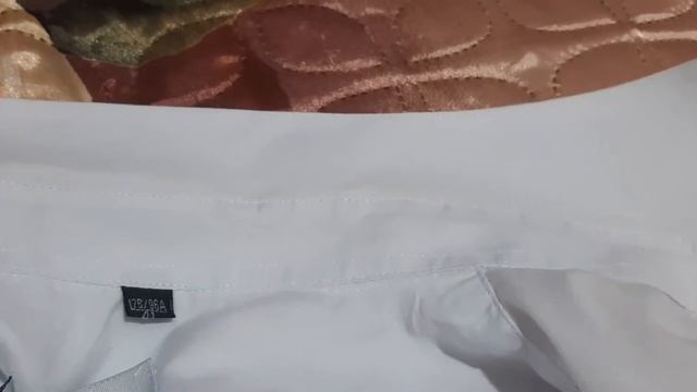 Как убрать желтые пятна от пота у подмышек на белой одежде смотреть онлайн