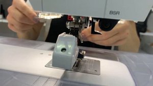 Шагающая лапка - отлично справляется со всеми видами тканей.