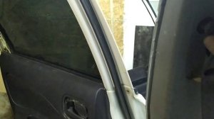 Ниссан Ад 2003 установка задних ремней безопасности,ремни безопасности, установка ремней .