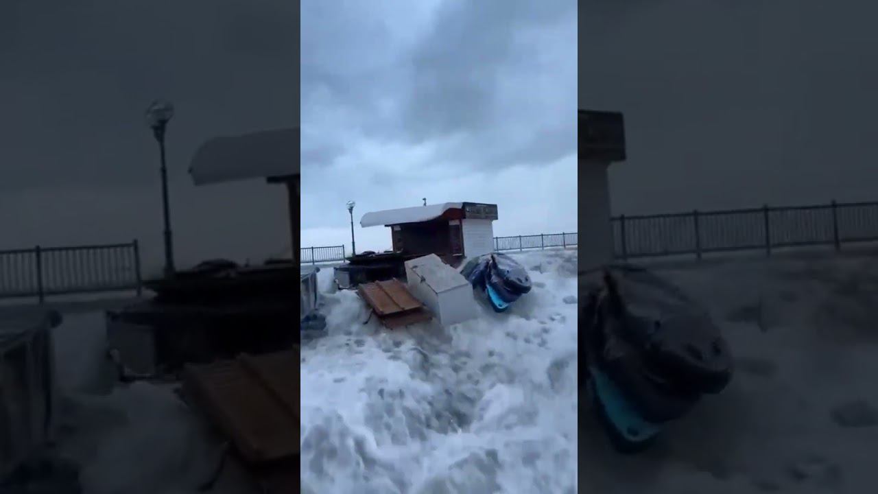 Стихия в Сочи. Имеретинская набережная. Шторм Века #shorts смотреть онлайн