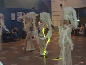 Выступления артистов на выпускном.