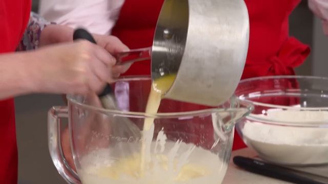 How to Make the Ultimate Boston Cream Pie смотреть онлайн