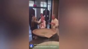 Священик уронил ребенка