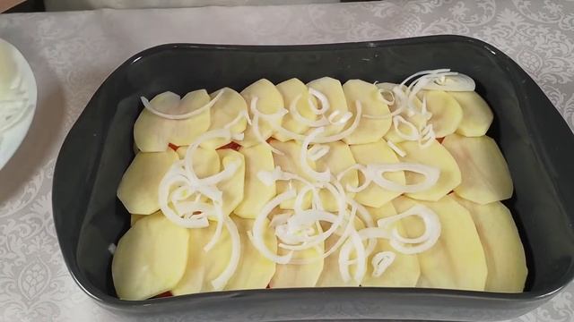 Картофельная запеканка с фаршем / Potato casserole with minced meat смотреть онлайн