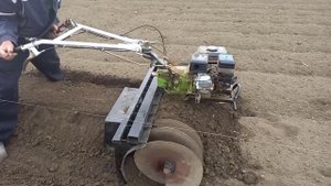 Грядообразователь в работе