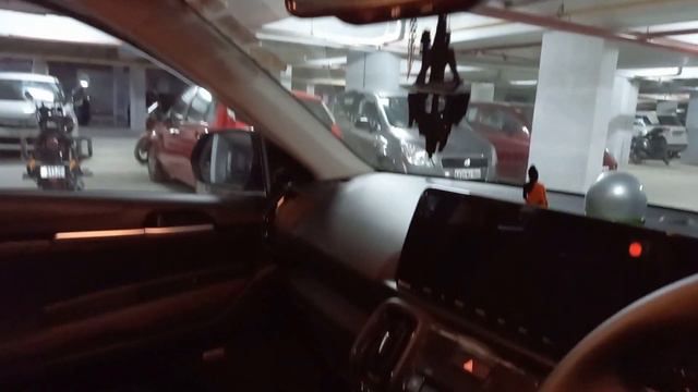 Kia Sonet lI 11year old reviewing the car II Rishabh Kakade's World смотреть онлайн