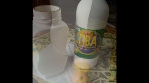 Вазочка из банки от кофе.