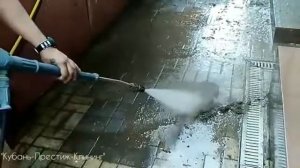 Чистка очень грязной тротуарной плитки