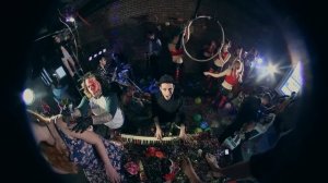Will Wood and the Tapeworms - Hand Me My Shovel, I'm Going In! (Official Video)