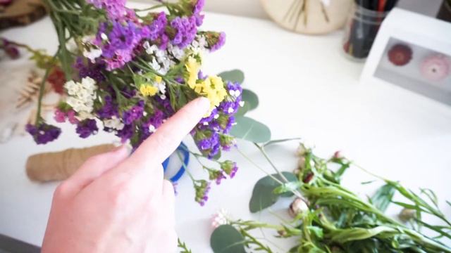 HOW TO DRY FLOWERS/Easy Way to Dry Flowers at Home смотреть онлайн