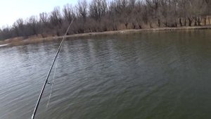 РЫБАЛКА В АСТРАХАНИ.Первый весенний выезд на лодки.Ловля матерого окуня.