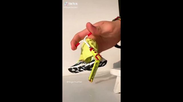 BEST FINGERBOARD TIK TOK COMPILATION II Twix FB смотреть онлайн