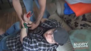 ЗЛОЙ ДЕД   МАЙКЛА УКУСИЛА ЗМЕЯ