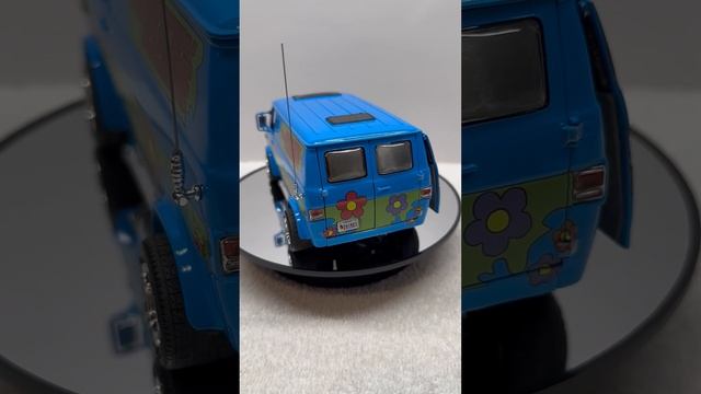 Mystery Machine 1/25 scale