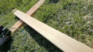 Меняем сгнивший пол в бане и чистим стены в доме от приклеенных газет.