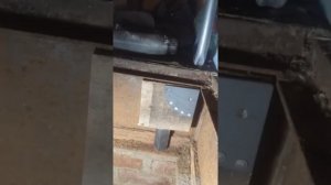 Ролик №05. Установка газлифтов в напольный люк в погреб своими руками, при помощи комплекта №5-50.