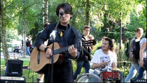 "Ноябрь" Песни В.Цоя на улицах Петербурга "Кукушка" 29.05.2016.