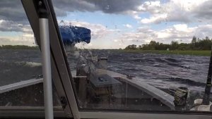 Виндбот 45  dcx по попутном волне с носовой загрузкой