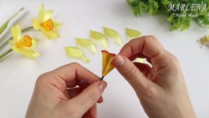 DIY? ПОДАРОК для МАМЫ ? Цветы Нарциссы из лент ? Ribbon Flowers DIY