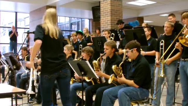 Hilliard Davidson Jazz Band performing Top Dog смотреть онлайн