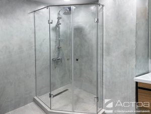 Душевая с двумя дверьми