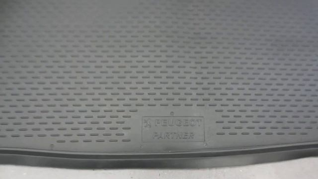 Коврик в багажник Peugeot Partner I 2002-2012. Цвет чёрный смотреть онлайн