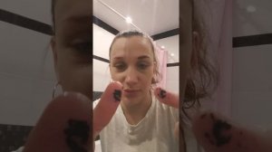 Смываю термостойкую тушь без эффекта панды правильно.