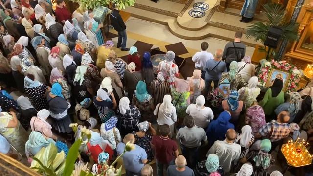 «…поклонятися Отцу и Сыну и Святому Духу, Троице Единосущной и Нераздельней» смотреть онлайн