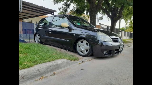 RENAULT Clio 1.2 al piso