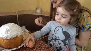 VLOG Пасхальная битва яйцами