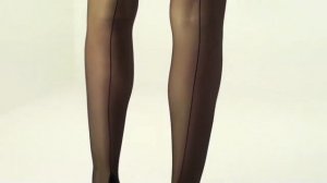 Прелестные ножки в чулках со стрелкой