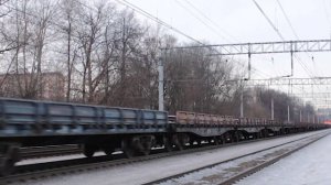 Тепловоз 2М62У-0083 с хозяйственным поездом.