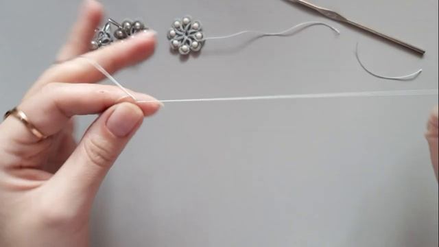 Серьги в технике фриволите с жемчугом Free pattern Tutorial tatting lace earrings Jewellry.mp4