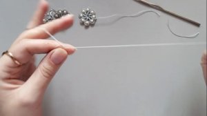 Серьги в технике фриволите с жемчугом Free pattern Tutorial tatting lace earrings Jewellry.mp4