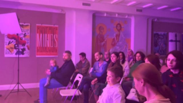 Выставка плакатов "Жить вместе"