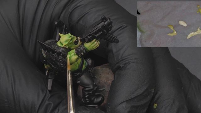 How to paint Ork Skin the 'Eavy Metal way. смотреть онлайн