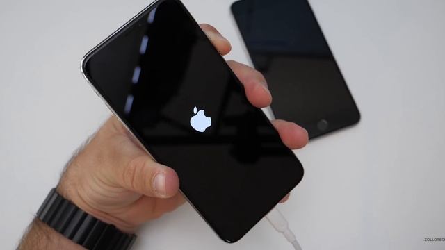 iOS 13 - How to go back to iOS 12 смотреть онлайн