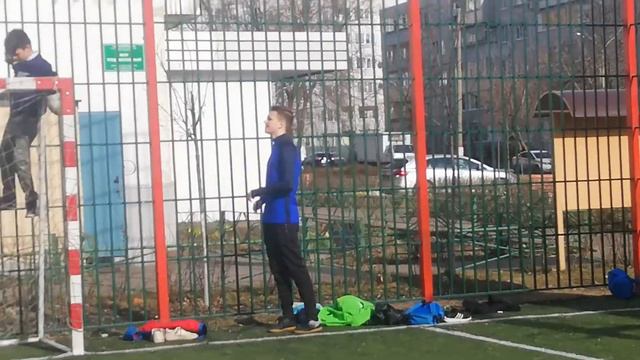 Купил себе новый мяч!?!?!? Рубрика "Битва Мячей". смотреть онлайн