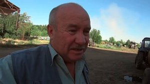 Началось в колхозе утро 4/27. Переправляем зернометы на ток.