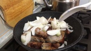 СВИНЫЕ РЁБРЫШКИ, ТУШЁННЫЕ С ЛУКОМ | СОВСЕМ КАК ШАШЛЫК |ПОШАГОВЫЙ РЕЦЕПТ